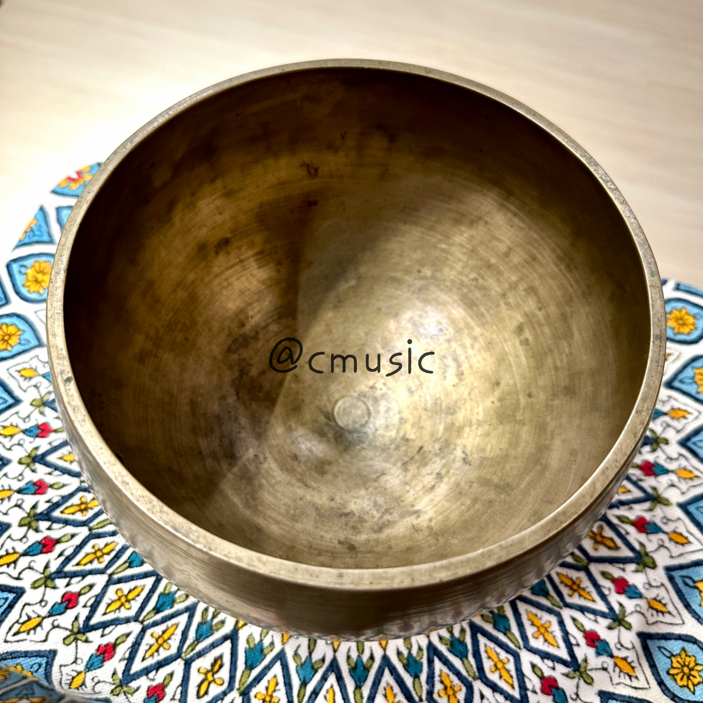Antique Naga/Pedestal Singing Bowl 納珈古董缽-Note C4