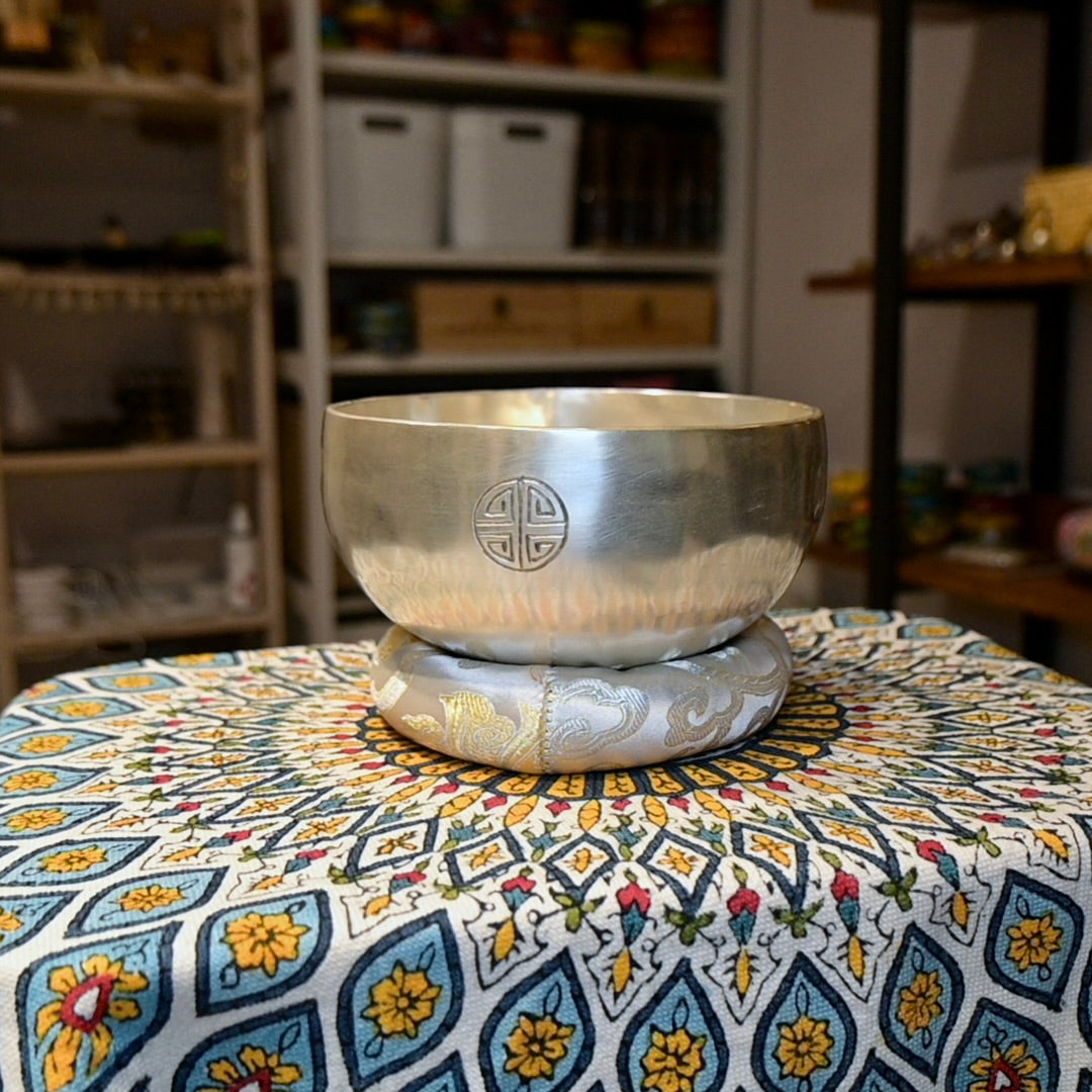 尼泊爾銀色滿月頌缽15cm | Nepal Silver Full Moon Singing Bowl 15cm