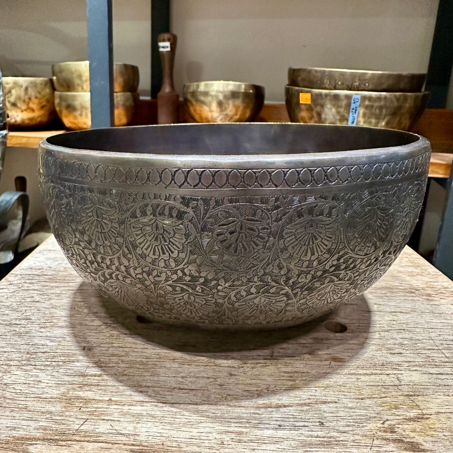 尼泊爾深色雕刻缽 15-20cm