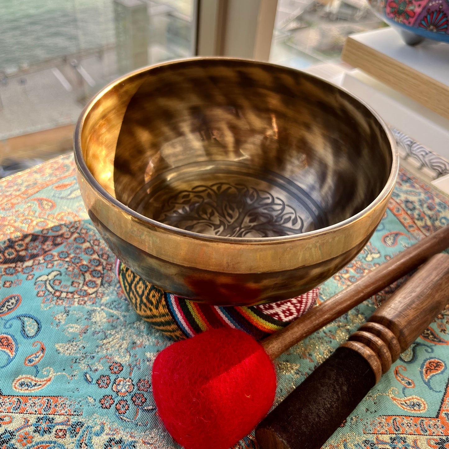 「生命之樹」雕刻頌缽 Tree of Life Singing Bowl