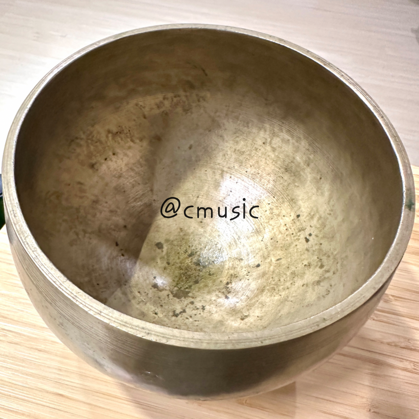 Antique Naga/Pedestal Singing Bowl 納珈古董缽-Note C#4