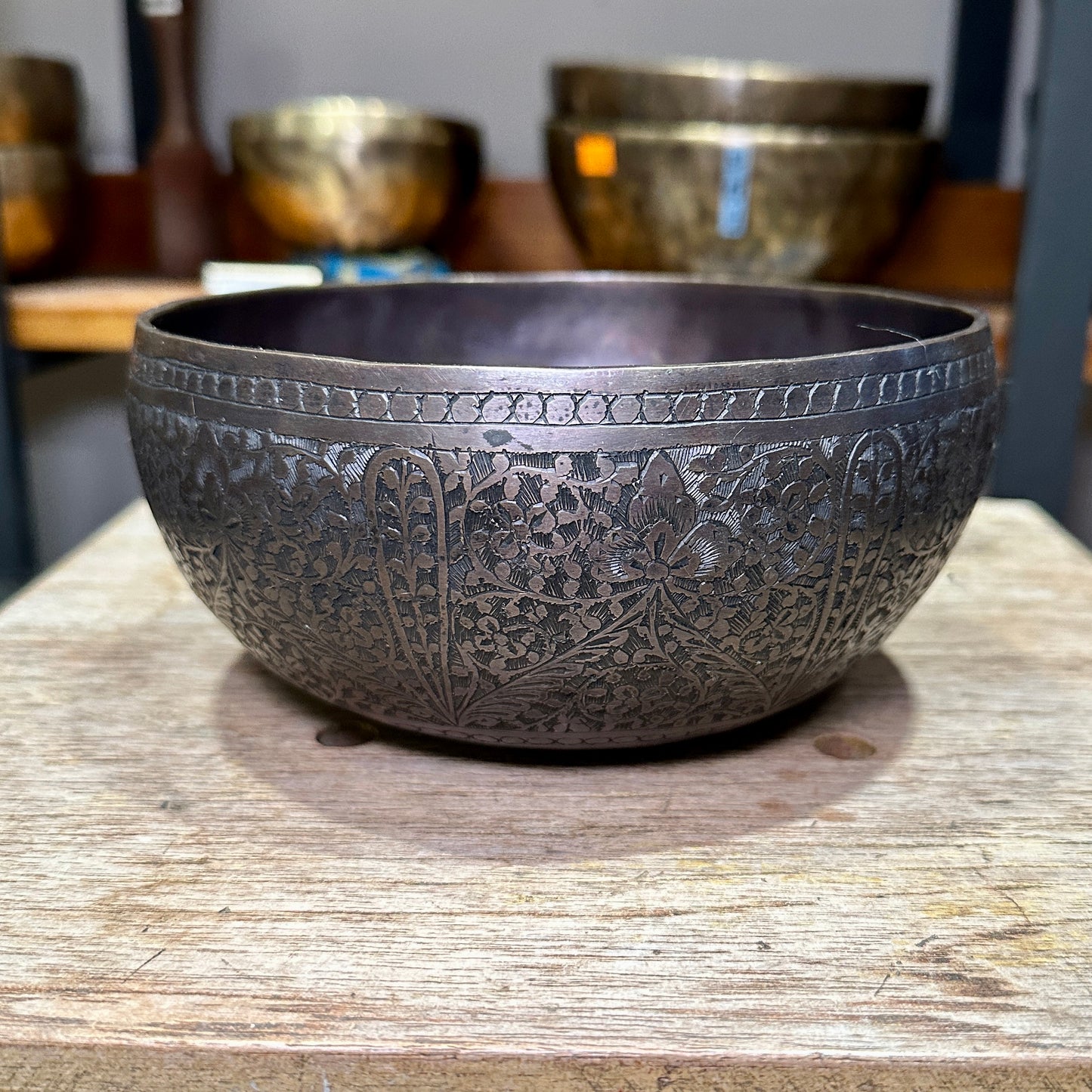 尼泊爾深色雕刻缽 15-20cm