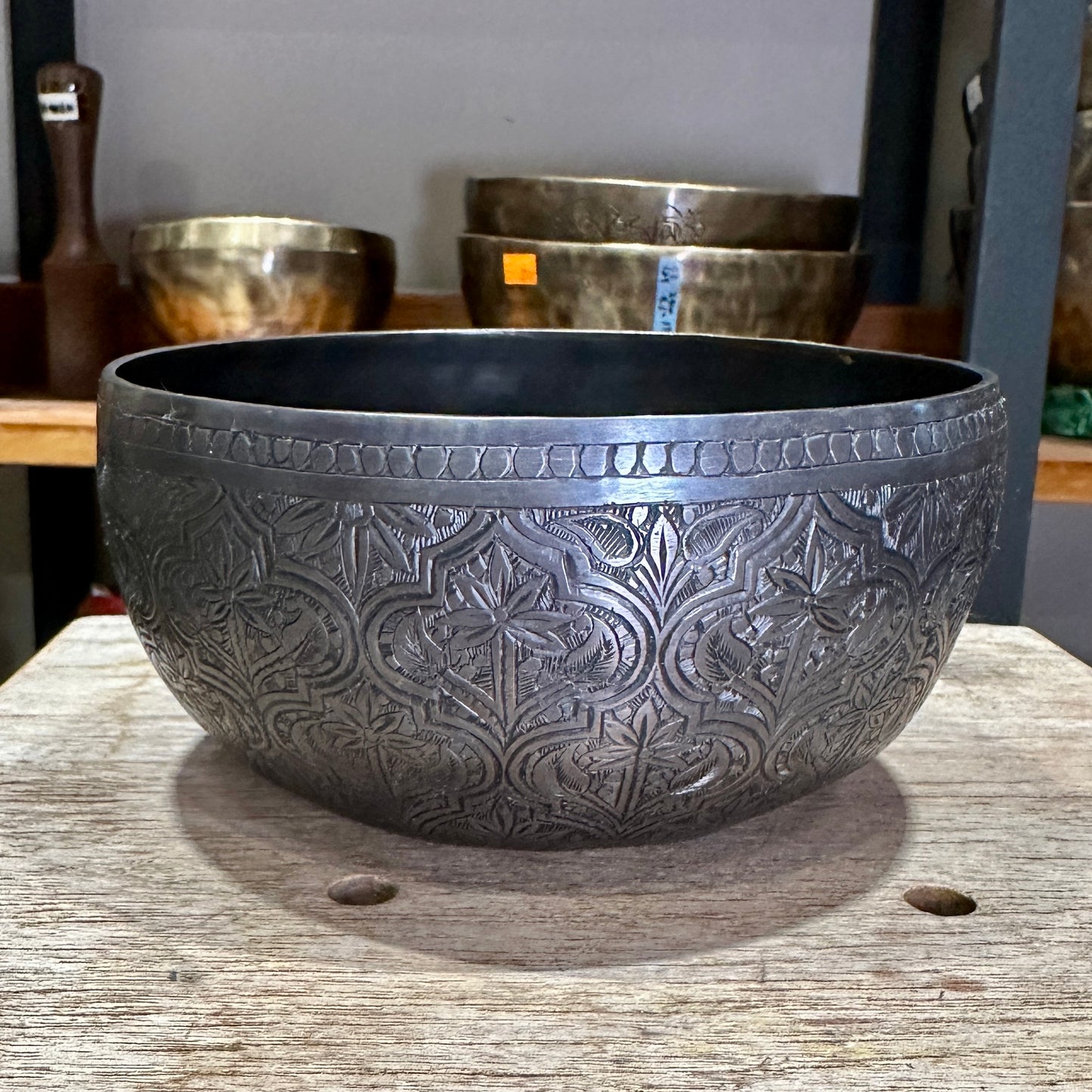 尼泊爾深色雕刻缽 15-20cm